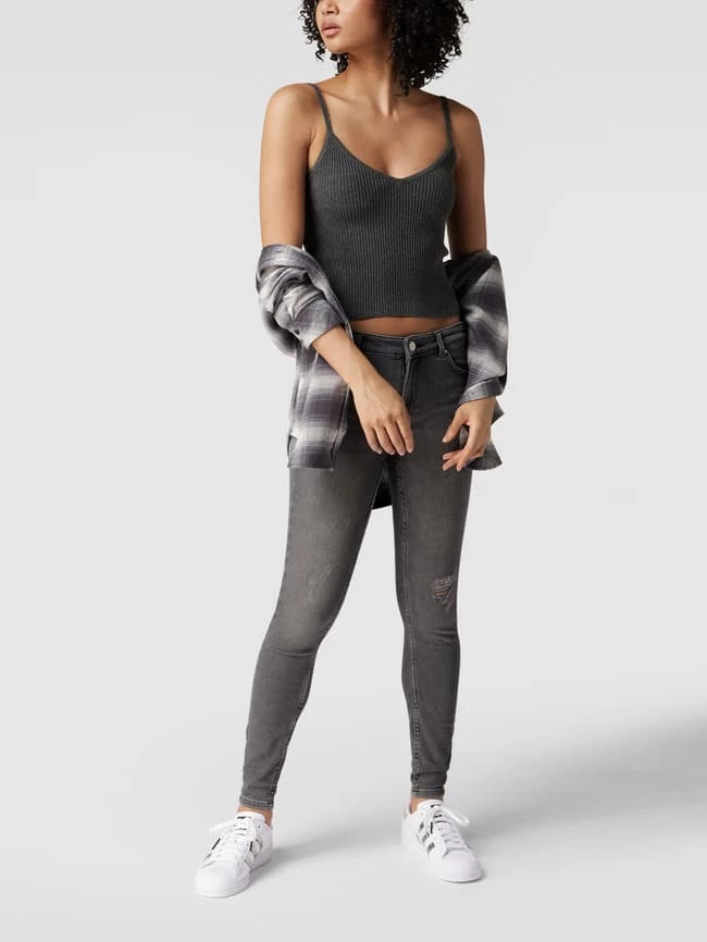 REVIEW Skinny Fit Jeans Mit Destroyed-Effekten - Mittelgrau 3 REVIEW Skinny Fit Jeans Mit Destroyed-Effekten - Mittelgrau