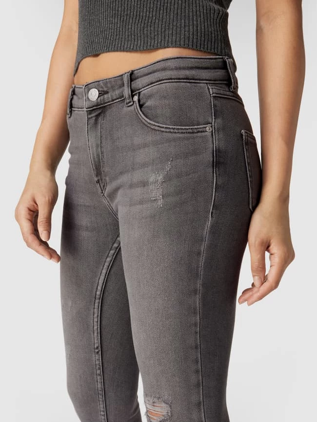 REVIEW Skinny Fit Jeans Mit Destroyed-Effekten - Mittelgrau 5 REVIEW Skinny Fit Jeans Mit Destroyed-Effekten - Mittelgrau – Bild 3