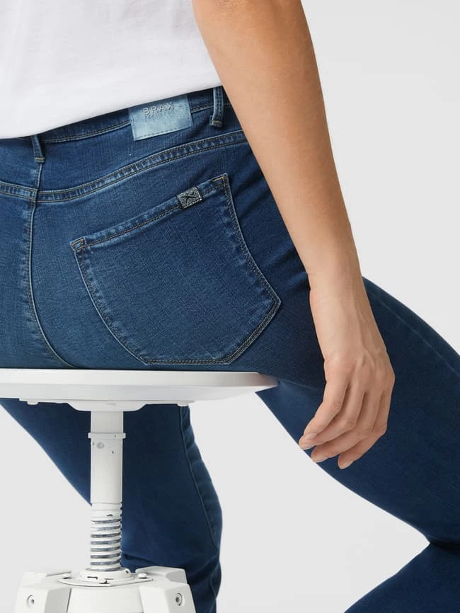 Brax Regular Fit Jeans Modell 'Shakira' - Blau 5 Brax Regular Fit Jeans Modell 'Shakira' - Blau – Bild 3
