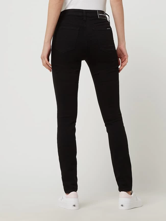 Calvin Klein Jeans Skinny Fit High Rise Jeans Mit Stretch-Anteil - Schwarz 7 Calvin Klein Jeans Skinny Fit High Rise Jeans Mit Stretch-Anteil - Schwarz – Bild 5