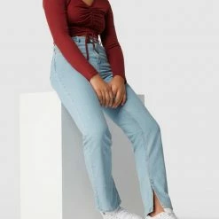 NA-KD Straight Fit Jeans Aus Baumwolle Modell 'SIDE SLIT DENIM' - Jeans